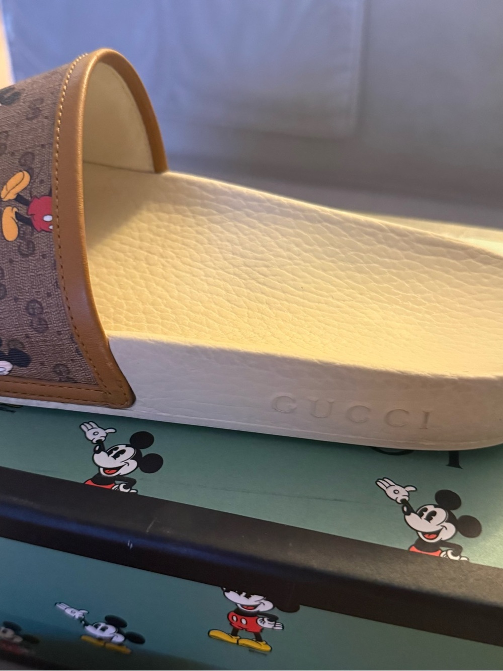 Disney x Gucci Women’s Mickey Print Brown Slide Sandals - Picture 4 of 8